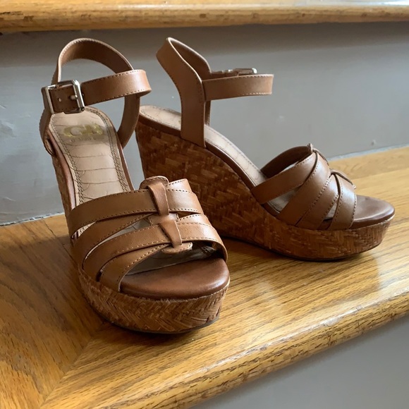 Gianni Bini Wedges - Picture 1 of 5